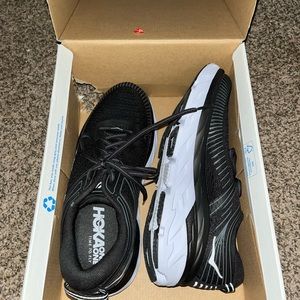 Brand new Hoka Bondi 7 women’s size 9.5 shoes.